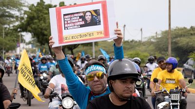Diosdado Cabello tilda de "show" los intentos de regreso de María Corina Machado y le reta: "Que se venga"