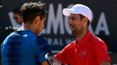 Djokovic sorprende y dice adiós a Roma tras perder contra el chileno Alejandro Tabilo