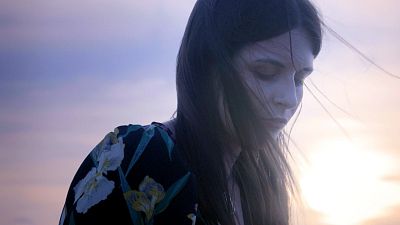 Noah Higón triunfó con su defensa de la investigación y la sanidad pública tras su paso por 'La Revuelta'. El 28 de febrero, Día Mundial de las Enfermedades Raras, RTVE  Play estrena este documental y La 2 lo emitirá el sábado 1 de marzo a las 00:00 horas. En él, se descubre cómo es el día a día de Noah tras haberse sometido a 17 intervenciones quirúrgicas.