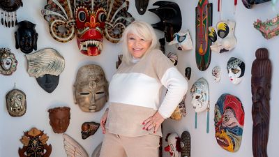 Noms Propis - Dolly Van Doll, vedet - Veure ara