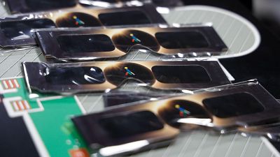 Gafas gratis para el eclipse solar del 12 de agosto: dónde conseguirlas y cómo saber si son seguras