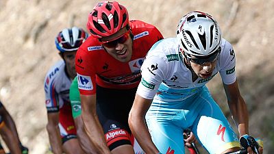 Dumoulin resiste a todos los ataques en La Quesera y Roche se lleva la etapa