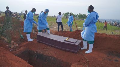 El ébola para el que no hay vacuna: cómo el brote de Congo vuelve a poner a prueba al continente africano