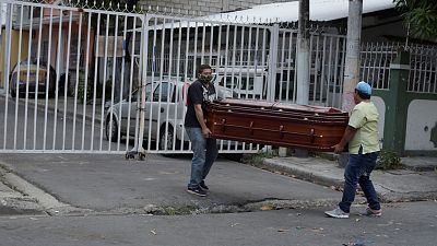 Ecuador: ¿Quién recoge a los muertos?