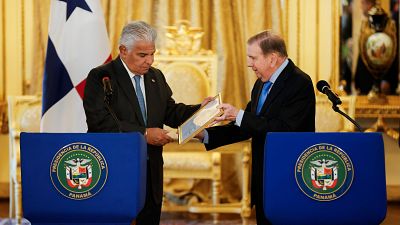 Edmundo González promete "continuar la lucha" ante las detenciones de opositores previas a la investidura de Maduro