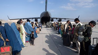EE.UU. y Reino Unido alertan de "amenaza terrorista" en el aeropuerto de Kabul en la fase final de las evacuaciones