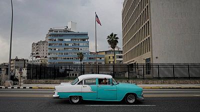 EE.UU. restablece los vuelos a Cuba y elimina los límites a las remesas