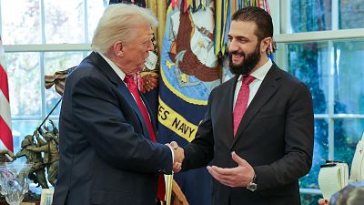 Trump y Al Sharaa mantienen un histórico encuentro en la Casa Blanca mientras se levantan las sanciones a Siria