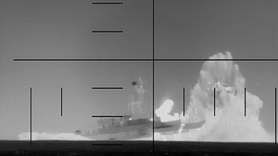 EE.UU. hunde con un torpedo lanzado desde un submarino una fragata iraní con unos 180 tripulantes