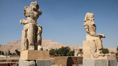 Egipto revela dos estatuas colosales de alabastro del faraón Amenhotep III tras dos décadas de restauración