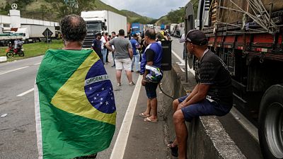 Cientos de camioneros brasileños bloquean decenas de carreteras para protestar por la derrota de Bolsonaro