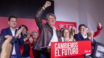 Martínez rompe la mala racha electoral del PSOE y sube dos escaños: "Nos daban por amortizados. No lo estábamos tanto"