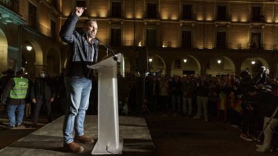 Abascal avisa al PP: "Salimos a ganar en Castilla y León y que nadie espere un cheque en blanco"