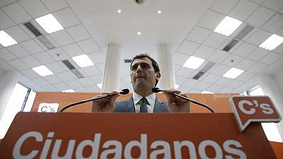 Ciudadanos plantea un acuerdo de gobierno con populares y socialistas Ciudadanos plantea un acuerdo de gobierno con populares y socialistas