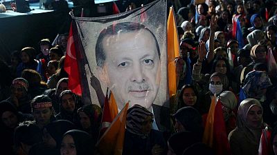 Erdogan retiene el voto conservador y la extrema derecha será clave en la segunda vuelta en Turquía