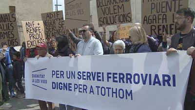 Manifestació convocada per la plataforma 'Dignitat a les vies' a Tarragona Manifestació convocada per la plataforma 'Dignitat a les vies' a Tarragona