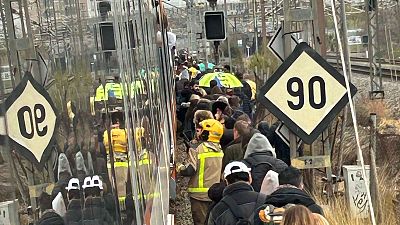 Una avaria deixa tirat un tren amb 900 passatgers prop de l'estació de Bellvitge
