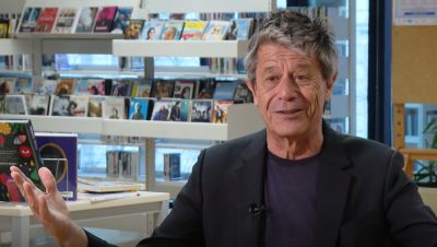 Emmanuel Carrère: "'Koljós' es la gran historia rusa y la pequeña historia íntima de nuestra familia"