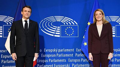Macron propone incluir el aborto y la protección del clima en la Carta de Derechos Fundamentales de la UE