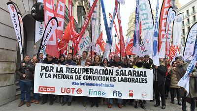 Los empleados de la banca se manifiestan en Madrid para exigir mejores salarios