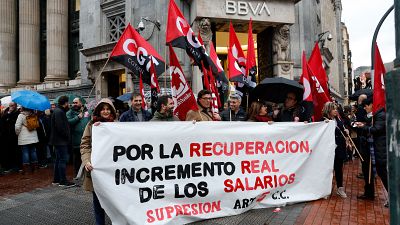 Los empleados de la banca secundan masivamente el paro parcial de este lunes