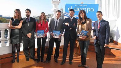 El equipo de meteorología de Televisión Española presenta "El libro de El tiempo" El equipo de meteorología de Televisión Española presenta "El libro de El tiempo"