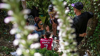 Escondidos en un monte de Ceuta para evitar las devoluciones Escondidos en un monte de Ceuta para evitar las devoluciones