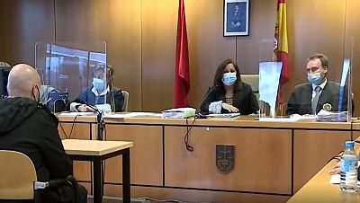 El escultor que pintó la tumba de Franco alega ante el juez que fue una "creación artística" por la "reconciliación"
