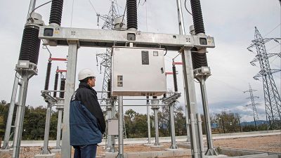 España, una "isla eléctrica" más vulnerable a los apagones: "Las interconexiones internacionales nos han salvado"