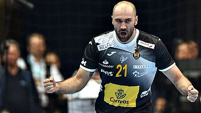 La selección española de balonmano demostró su condición de serio aspirante a coronarse campeón mundial, tras imponerse este domingo por 32-25 a Islandia, en un encuentro en el que el conjunto español demostró haber llegado al torneo en plena madurez