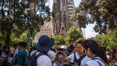 España bate nuevo récord de turistas y gasto en 2025, con 97 millones de viajeros y 135.000 millones de euros