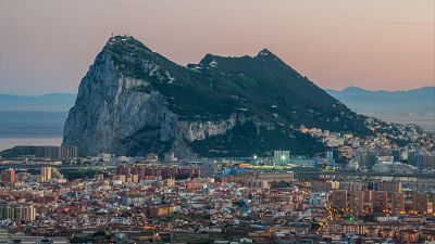 España saca a Gibraltar de la lista de paraísos fiscales, en la que ha estado 35 años, e incorpora a Rusia