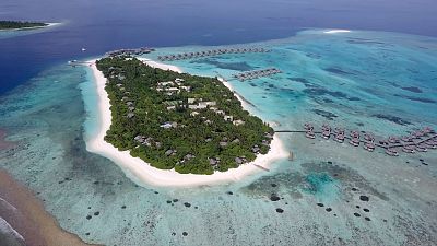 'Españoles en el mundo' encara la pandemia y estrena nuevos destinos en Maldivas