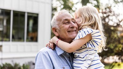 La esperanza de vida al nacer en la UE alcanza ya los 81,5 años, superando por primera vez los datos prepandemia