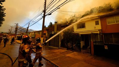 Decretado el estado de excepción en Chile por una ola de incendios que deja decenas de muertos