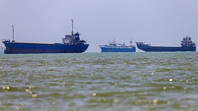 Irán cierra el estrecho de Ormuz como respuesta a los ataques de Israel en el Líbano