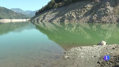 Les reserves a les conques internes estan al 49 % Les reserves a les conques internes estan al 49 %