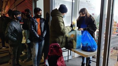 Los estudiantes extranjeros en Londres se suman a las colas del hambre: "No se lo he contado a mi familia"