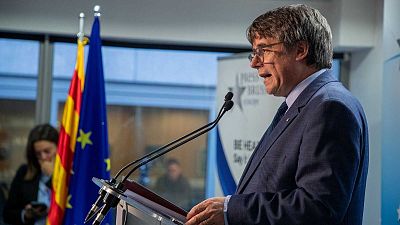 La Eurocámara reclama a España que investigue si hubo injerencia rusa en el 'procés' y sus contactos con Puigdemont