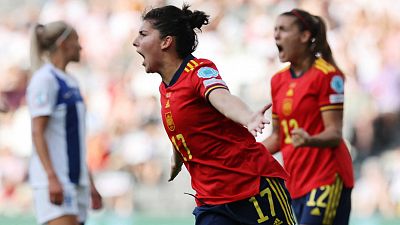 España cumple en su debut con una gran remontada ante Finlandia