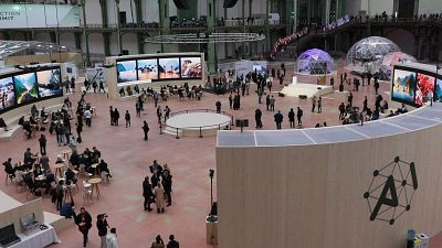 Europa se lanza a la conquista de la inteligencia artificial durante el primer día de la cumbre en París