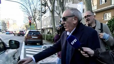 El ex-DAO asegura que no forzó a la denunciante a quedarse en la casa y atribuye a "celos" la acusación de agresión sexual