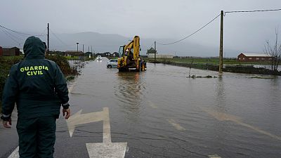 Evacuadas unas 200 personas por las lluvias que dejan cortes en carreteras y casas inundadas en Extremadura