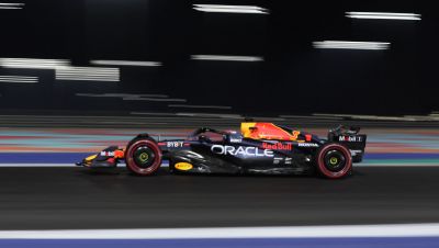 Max Verstappen, pole, para lucir el título de campeón del mundo en Catar