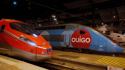 Facua denuncia a Iryo y Ouigo por incumplir con el teléfono gratuito de atención a los clientes