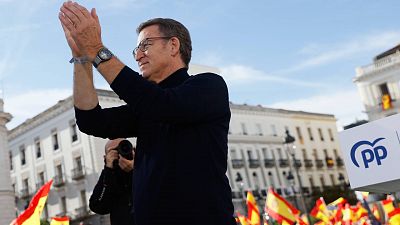 Feijóo dice que la mayoría contra la amnistía "ya no es silenciosa" y que protestarán "hasta que haya elecciones"