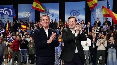 Feijóo y Mañueco apelan al voto útil en Castilla y León: "Otra gran victoria del PP es un empujón hacia afuera de Sánchez" - Telediario 2 | Ver Feijóo y Mañueco apelan al voto útil en Castilla y León: "Otra gran victoria del PP es un empujón hacia afuera de Sánchez" - Telediario 2 | Ver