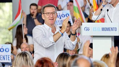 Feijóo clama por "unir el voto del cambio en el PP" y apela a las grandes mayorías de Suárez, González, Aznar y Rajoy