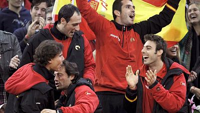 España gana en el primer día de la Davis