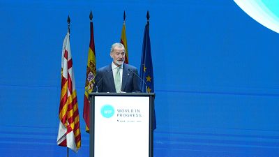 Felipe VI concederá el Toisón de Oro a Felipe González y los padres de la Constitución Miguel Herrero y Miquel Roca